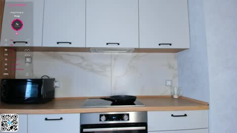 Elsa online show from March 12, 2025, 10:39 pm