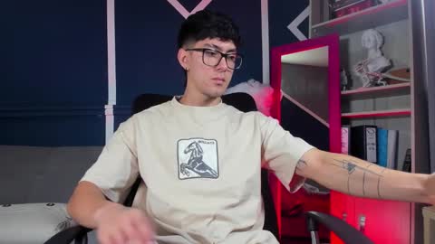 Etham online show from November 20, 2025, 1:33 pm