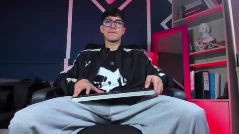 Etham online show from November 24, 2025, 2:28 pm