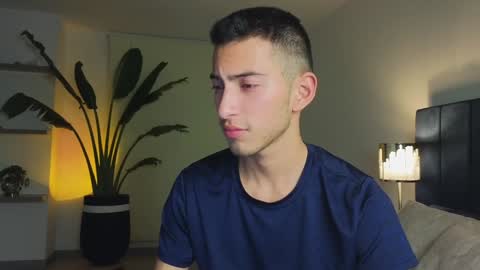 Snapshot of ethan_skiny_ chatting on December 12, 2024, 4:59 am Joan online show from December 12, 2024, 4:59 am