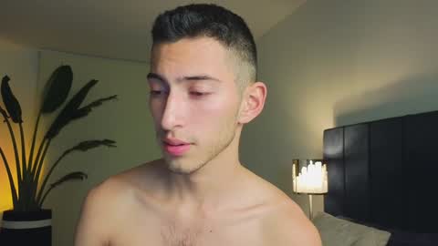 Snapshot of ethan_skiny_ chatting on December 12, 2024, 8:03 am Joan online show from December 12, 2024, 8:03 am