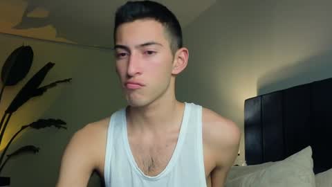 Snapshot of ethan_skiny_ chatting on December 23, 2024, 5:17 am Joan online show from December 23, 2024, 5:17 am