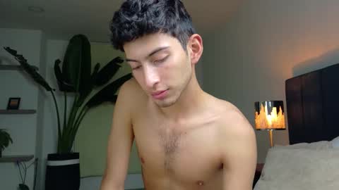 Snapshot of ethan_skiny_ chatting on November 13, 2025, 5:06 am Joan online show from November 13, 2025, 5:06 am