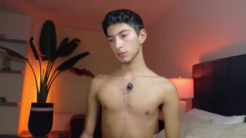 Snapshot of ethan_skiny_ chatting on January 18, 2026, 4:05 am Joan online show from January 18, 2026, 4:05 am