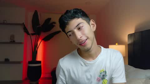 Snapshot of ethan_skiny_ chatting on April 11, 2026, 3:44 am Joan online show from April 11, 2026, 3:44 am