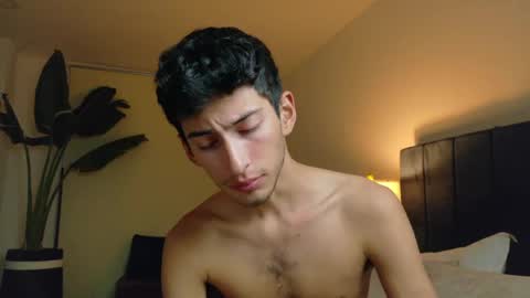 Snapshot of ethan_skiny_ chatting on May 5, 2026, 5:37 am Joan online show from May 5, 2026, 5:37 am