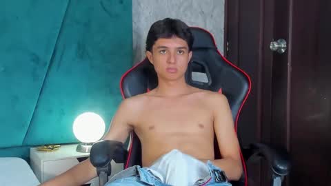 ethanlowell online show from January 29, 2025, 8:04 pm