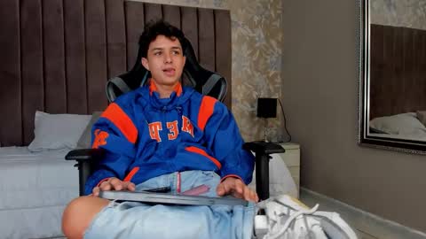 ethanlowell online show from November 22, 2025, 5:17 am