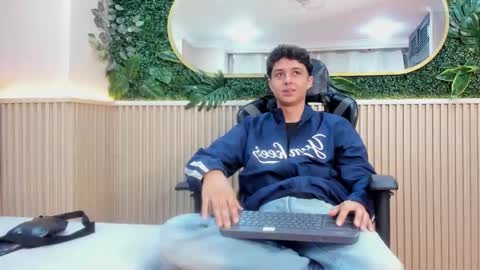 ethanlowell online show from December 22, 2025, 5:15 am