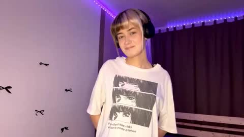 Emily online show from November 24, 2025, 1:11 pm