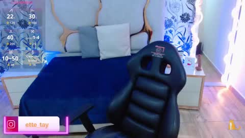 ette online show from October 4, 2025, 3:04 am