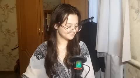 Lily 1st day online show from May 18, 2026, 3:18 pm