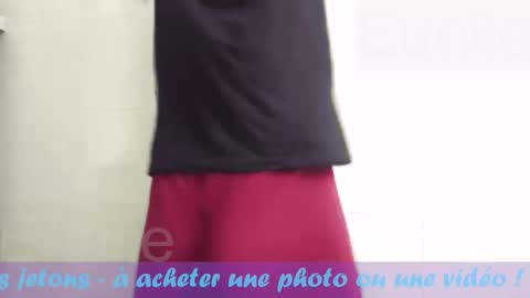 eunile online show from October 1, 2025, 11:49 am