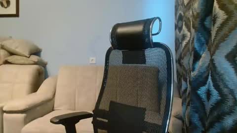 eva2323 online show from January 28, 2025, 8:25 am