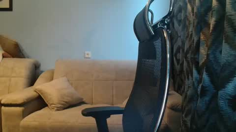 eva2323 online show from March 6, 2025, 8:41 am