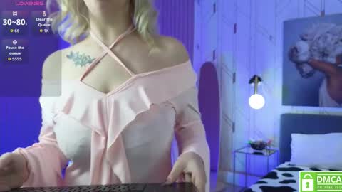 Snapshot of eva__summers chatting on October 28, 2025, 4:27 am Eva online show from October 28, 2025, 4:27 am