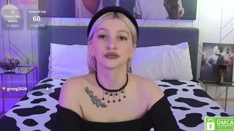 Snapshot of eva__summers chatting on November 10, 2025, 4:33 am Eva online show from November 10, 2025, 4:33 am