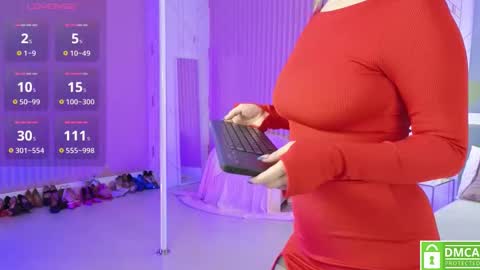 Snapshot of eva__summers chatting on December 5, 2025, 4:21 am Eva online show from December 5, 2025, 4:21 am