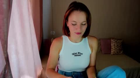 eva_aaaa online show from September 10, 2025, 10:04 am