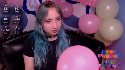 Snapshot of eva_brooks1 chatting on January 8, 2026, 8:33 pm Iris Smile independent model online show from January 8, 2026, 8:33 pm