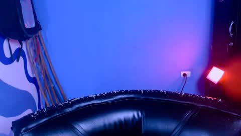 Snapshot of eva_brooks1 chatting on February 18, 2026, 6:37 pm Iris Smile independent model online show from February 18, 2026, 6:37 pm