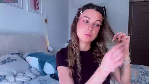 Snapshot of eva_collins_x chatting on July 3, 2026, 2:07 am Eva online show from July 3, 2026, 2:07 am