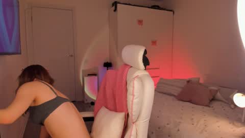 Eva Davis online show from December 16, 2024, 2:04 am