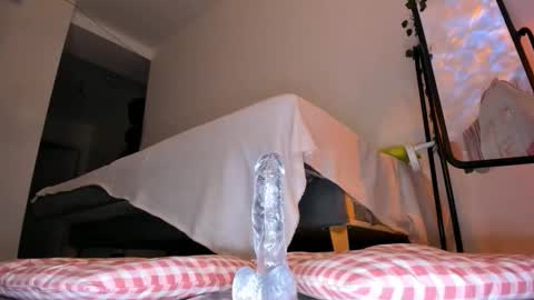 Eva Davis online show from March 6, 2026, 2:08 am