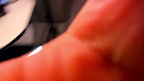 Eva Davis online show from April 8, 2026, 3:50 am