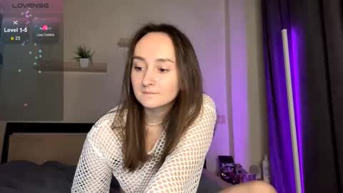 Eva  online show from September 16, 2025, 9:27 pm