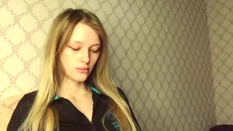 Snapshot of eva_eyre chatting on May 15, 2026, 2:24 pm Evvie online show from May 15, 2026, 2:24 pm