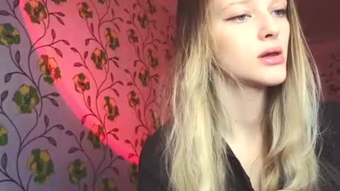 Snapshot of eva_eyre chatting on June 13, 2026, 5:38 am Evvie online show from June 13, 2026, 5:38 am