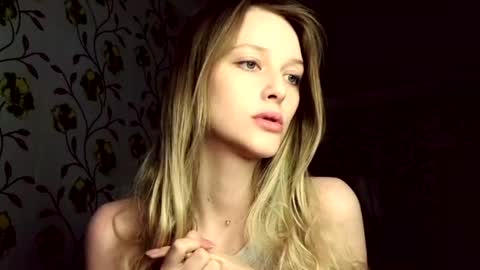 Snapshot of eva_eyre chatting on June 27, 2026, 5:56 am Evvie online show from June 27, 2026, 5:56 am