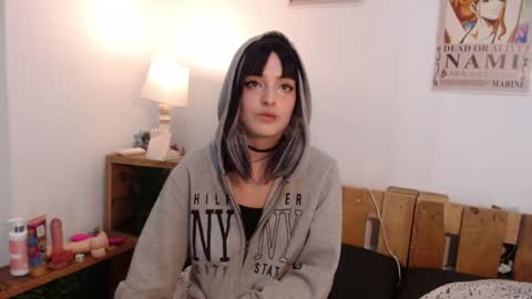 E V A online show from December 4, 2024, 2:20 am