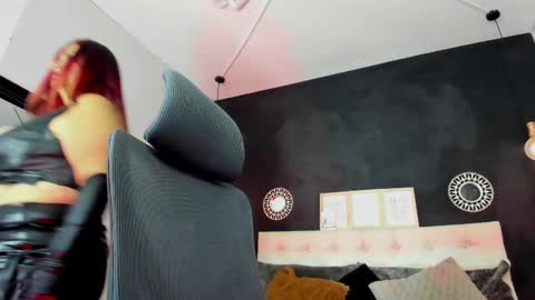 eva_hot_1 online show from September 12, 2025, 1:22 pm