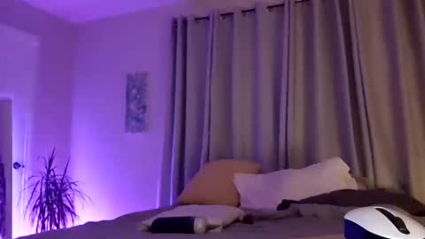 Eva  Jake online show from February 26, 2025, 7:09 am