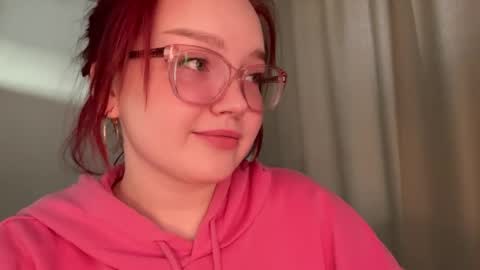 eva_kittenn online show from April 4, 2026, 1:19 pm