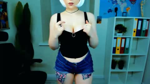 Eva online show from September 21, 2025, 9:55 am