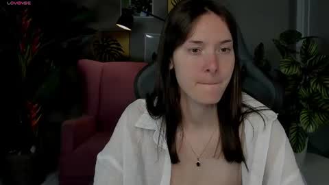 Snapshot of eva_leeee chatting on August 6, 2026, 5:09 am Eva online show from August 6, 2026, 5:09 am