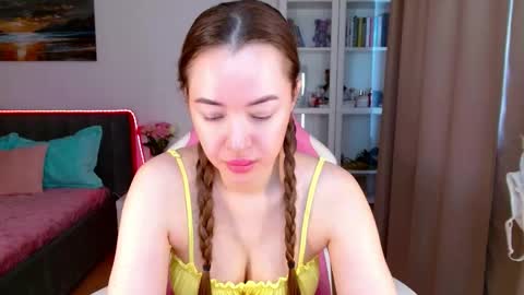 Eva LIss online show from June 7, 2026, 4:16 am