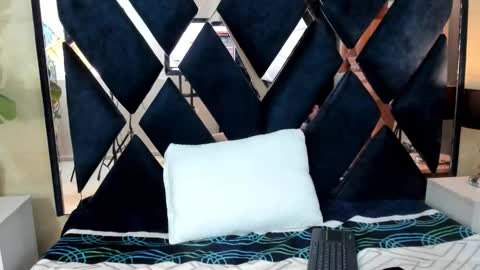 Snapshot of eva_loretti chatting on November 13, 2025, 2:54 am online show from November 13, 2025, 2:54 am