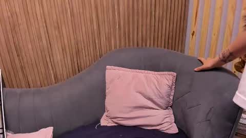 Angelinne online show from February 2, 2025, 6:48 am