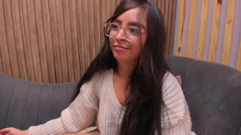 Angelinne online show from February 7, 2025, 9:05 am