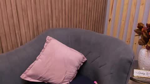 Angelinne online show from February 8, 2025, 6:22 am