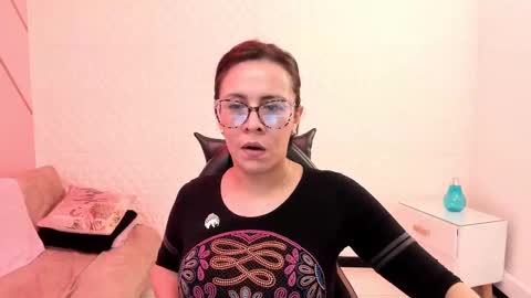 Eva  online show from September 15, 2025, 2:39 pm