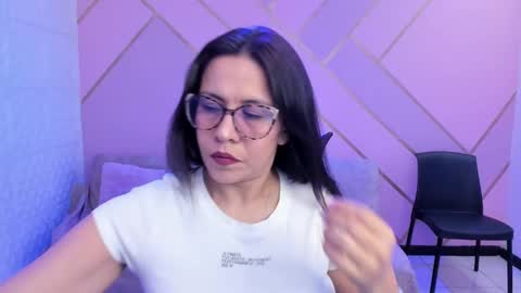 Eva  online show from October 9, 2025, 2:26 pm