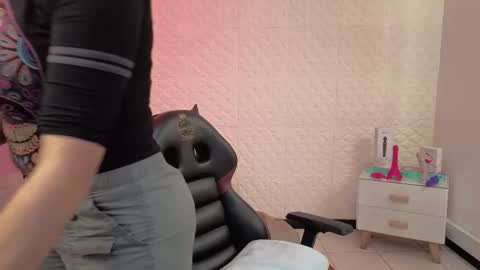 Eva  online show from March 19, 2026, 2:32 pm