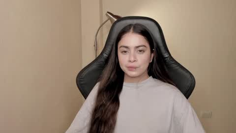 eva_monn online show from December 5, 2024, 11:07 pm