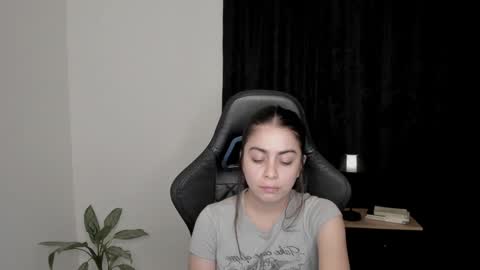 eva_monn online show from January 13, 2025, 11:38 pm