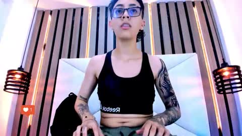 Eva cute online show from November 24, 2025, 7:35 pm